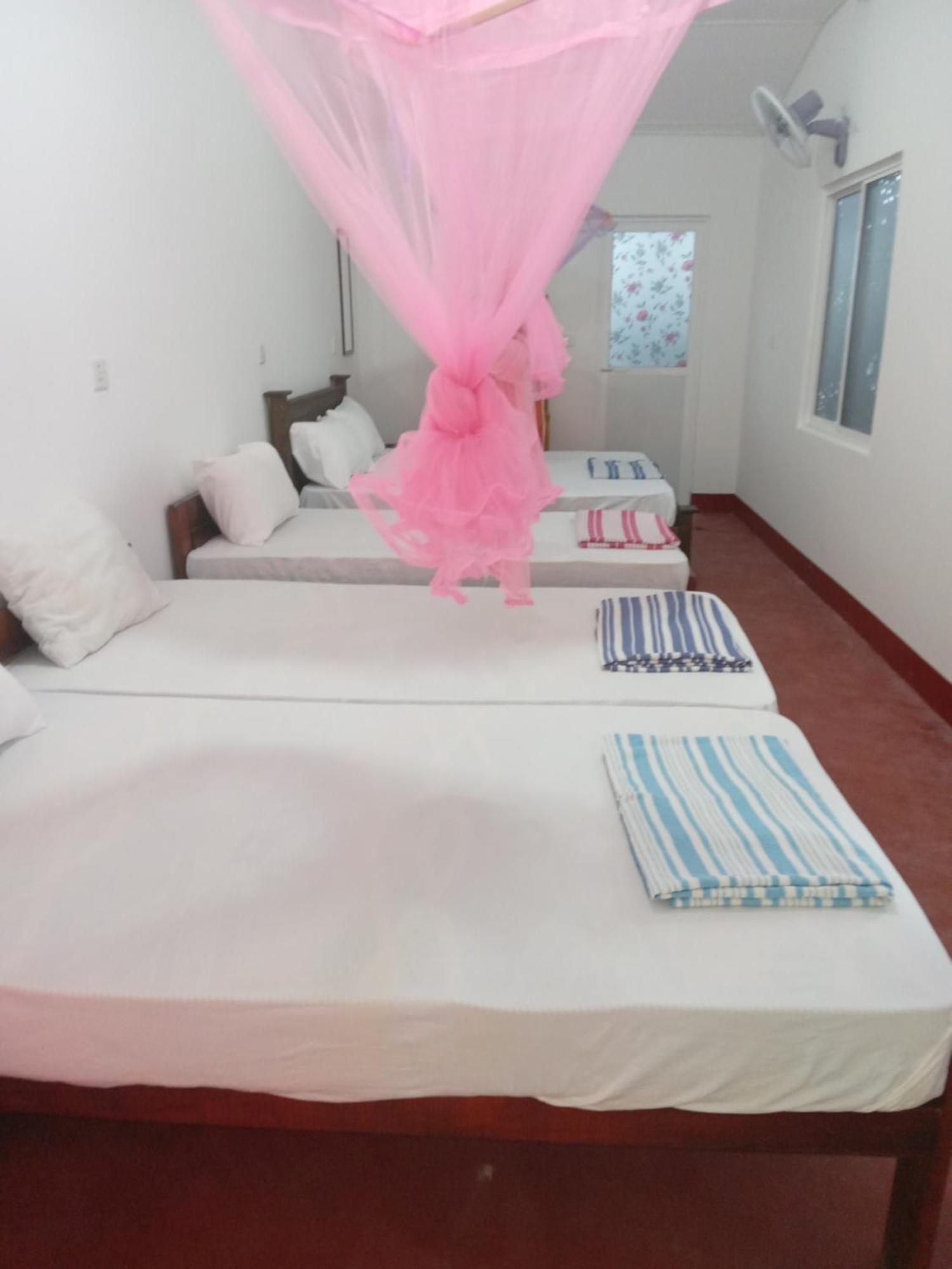 Vibushan Guest House Нилавели Экстерьер фото