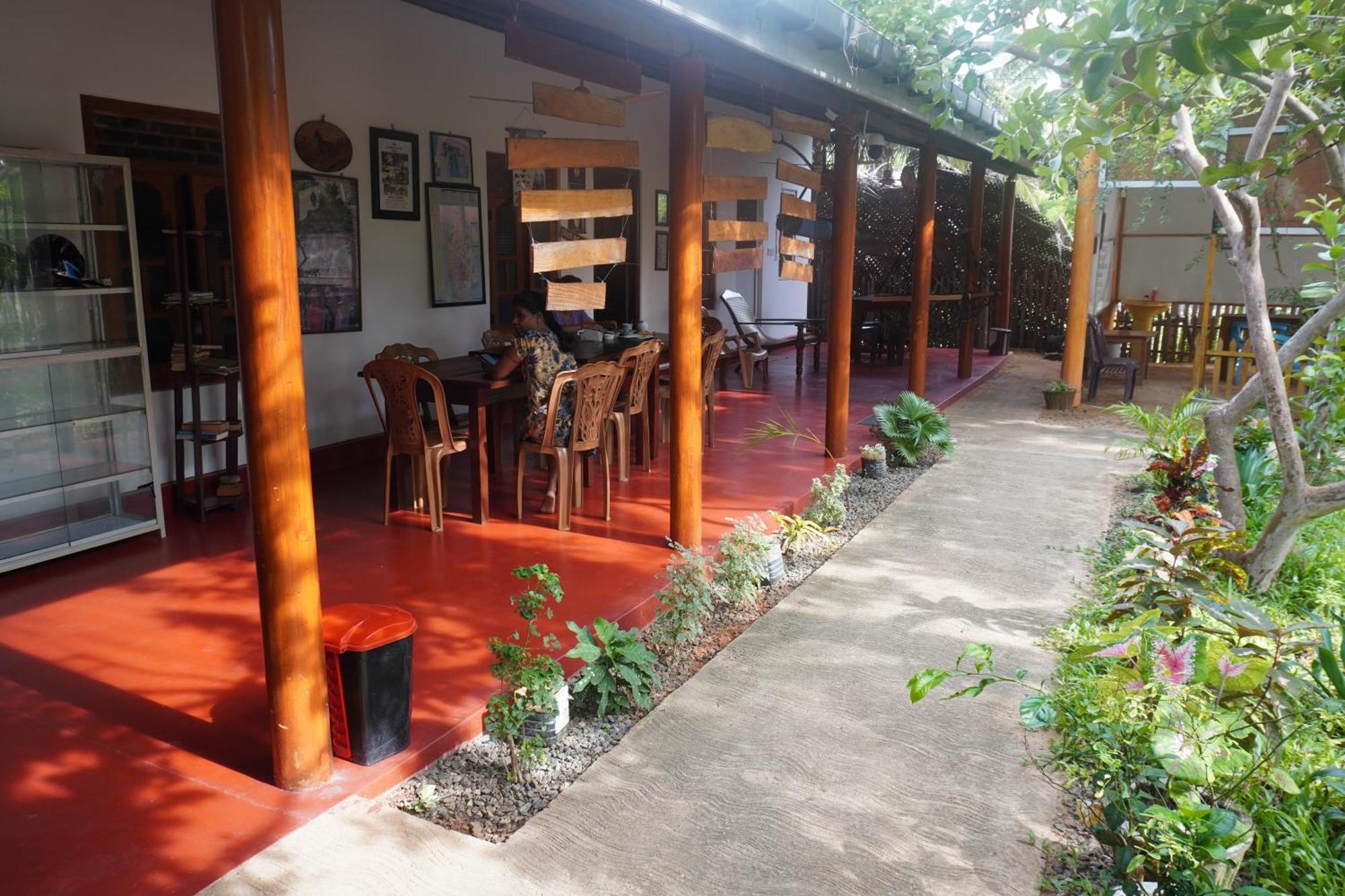 Vibushan Guest House Нилавели Экстерьер фото